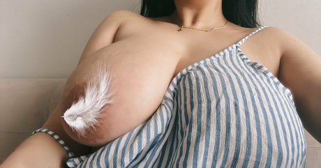 Emma Cassel top exklusive bild