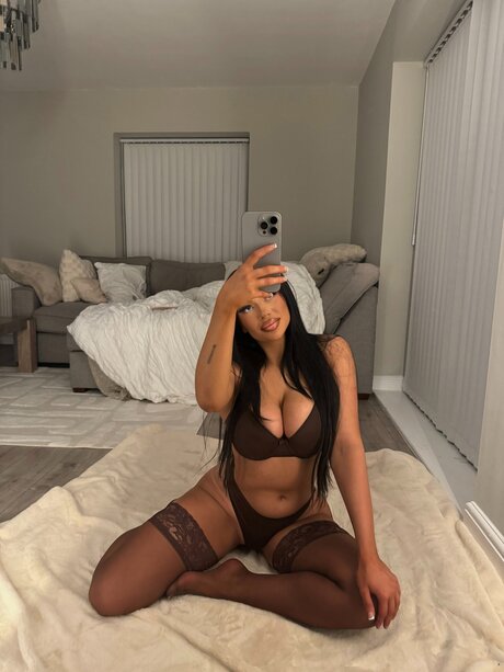 Hollyydollyy exklusive porno foto