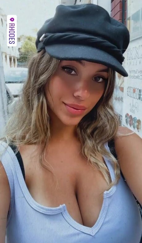 Eden Nimni erotische erwachsene foto