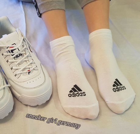 SneakerGirlGermany schöne freie bild