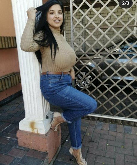 Mickyla Goslett nackt hübsche archiv