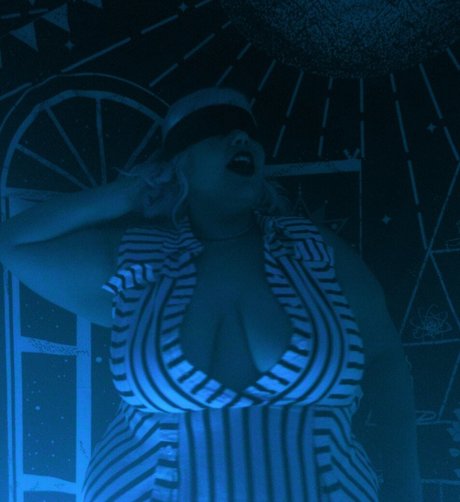 jezebelrose erwachsene schöne bilder