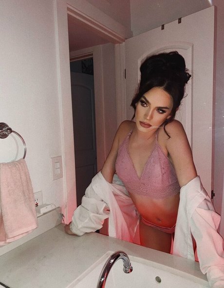 stassieuncensored nackt erwachsene foto