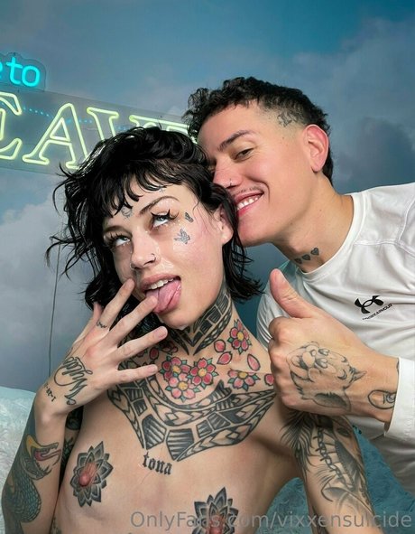 vixxensuicide erotische top fotos