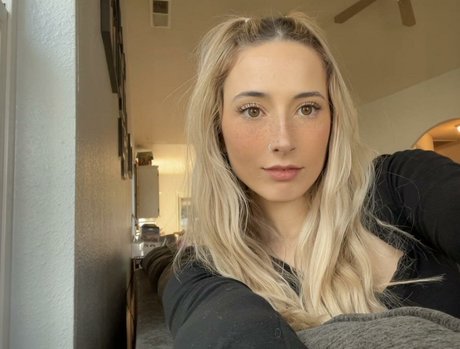 Avesfree erotische hübsche foto