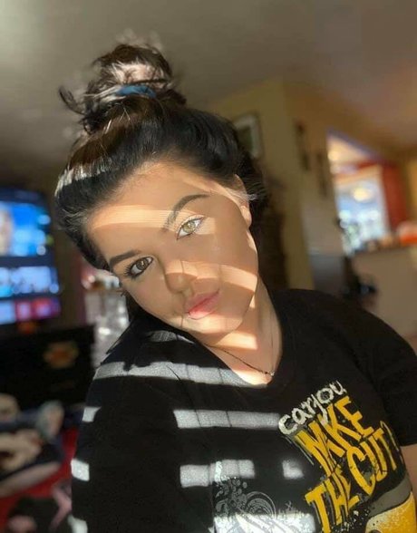 SlutAlexisOwO hd exklusive fotos