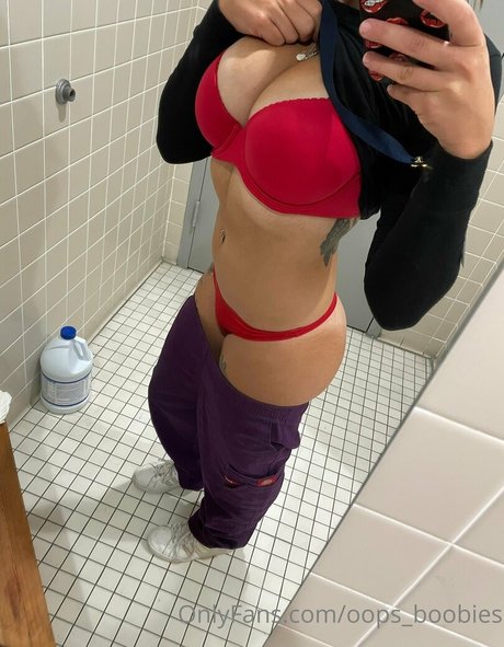 oops boobies pornostar sexy bild