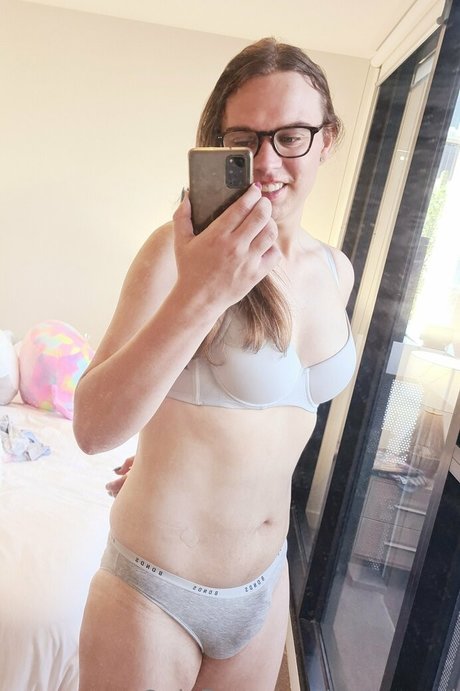 msamyrei schauspielerin top foto