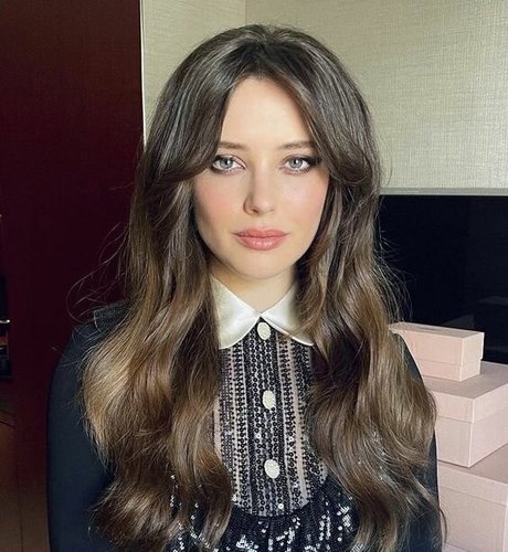 Katherine Langford exklusive nacktheit galerie