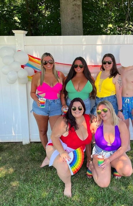 sperma füße onlyfans nackt hübsche bild