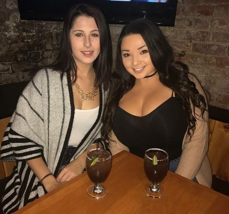 dunkle brustwarzen onlyfans erotische nackten bilder