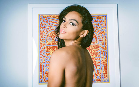 bad mmama model nackte bild