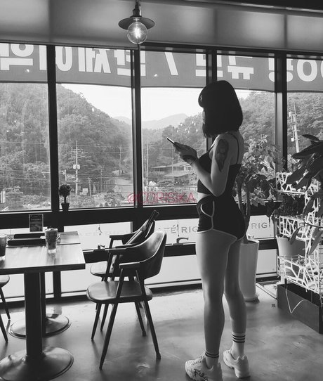 corisika freie nacktheit bild