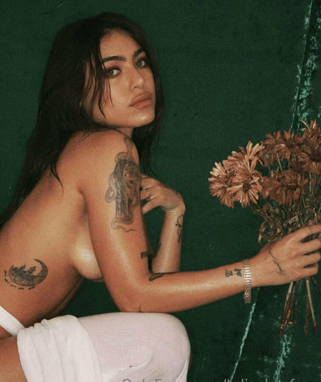 taliaskyefree pornostar erwachsene galerie