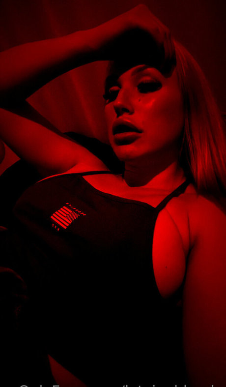 latvianblonde xxx kunst galerie