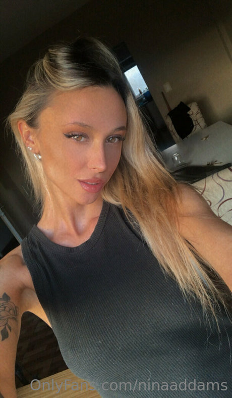 großer schwanz femboy onlyfans nackte foto