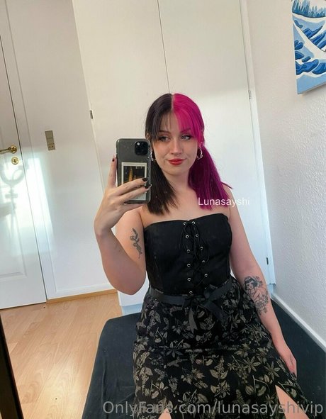 lunasayshivip erwachsene galerie