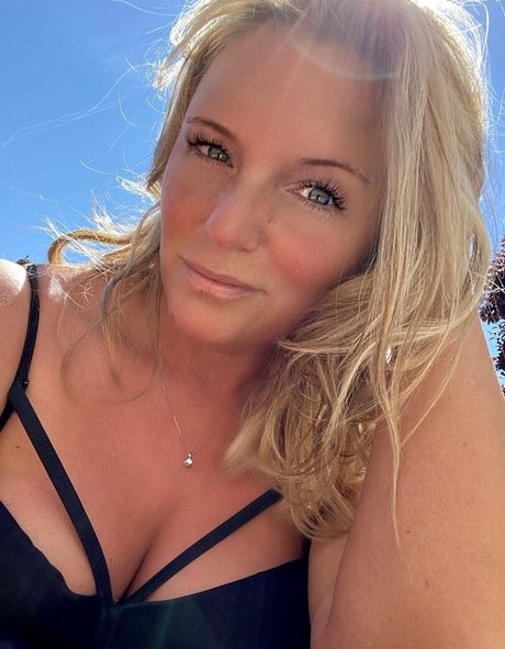 realelizajayne hübsche akt fotos