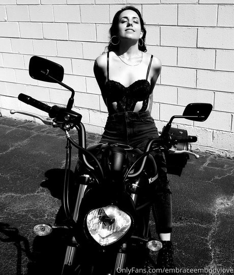 embraceembodylove erwachsene pornographische bilder