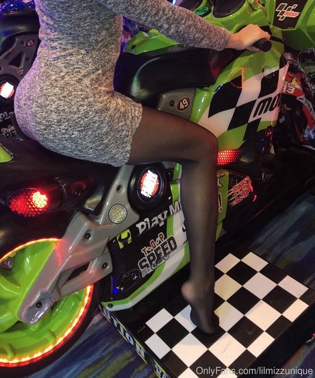 lilmizzunique erotische hd galerie