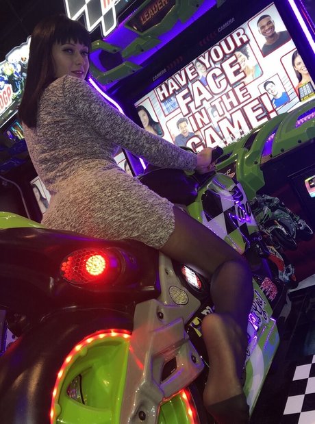 lilmizzunique sexy nackten fotos