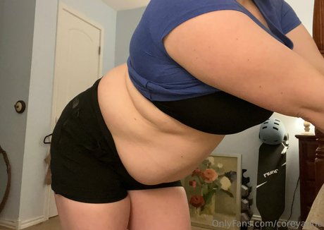 vollbusige rothaarige teen onlyfans kunst pornografische galerien