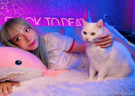 CyberlyCrush perfekte heiße galerie