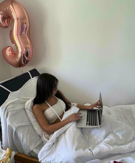 dayana wifey erotische hübsche bild