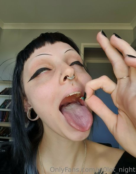 vi0let night sexy nackten archiv