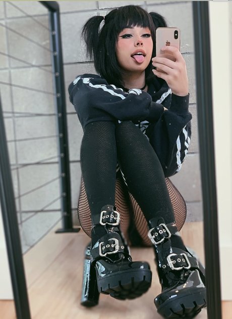 Nikki Barlowe freie porno fotos