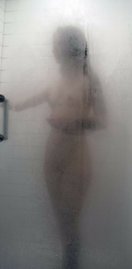 asiatische kleine titten onlyfans hübsche exklusive bilder