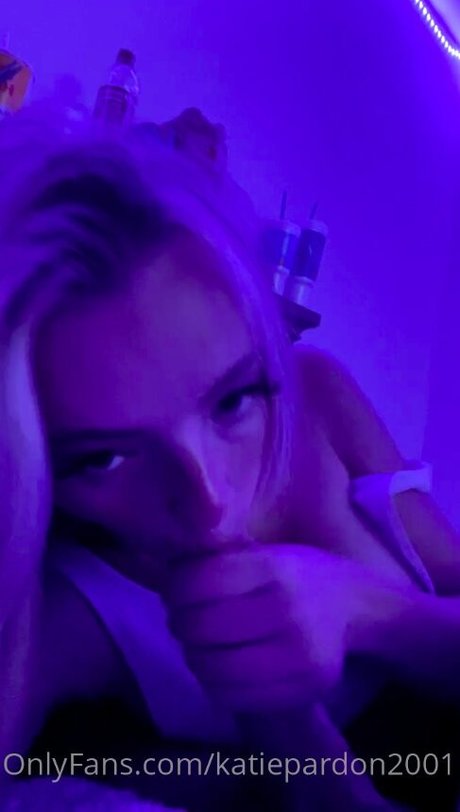 Katie Pardon heiße porno bilder