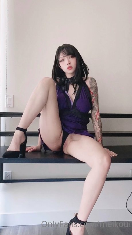 Meikoui exklusive porno foto