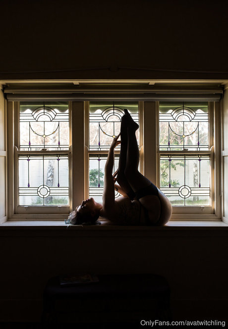 flugbegleiterin onlyfans erwachsene nacktheit bild