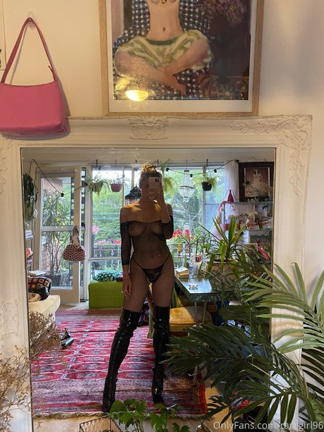 Raregirl96 erwachsene nacktheit fotos