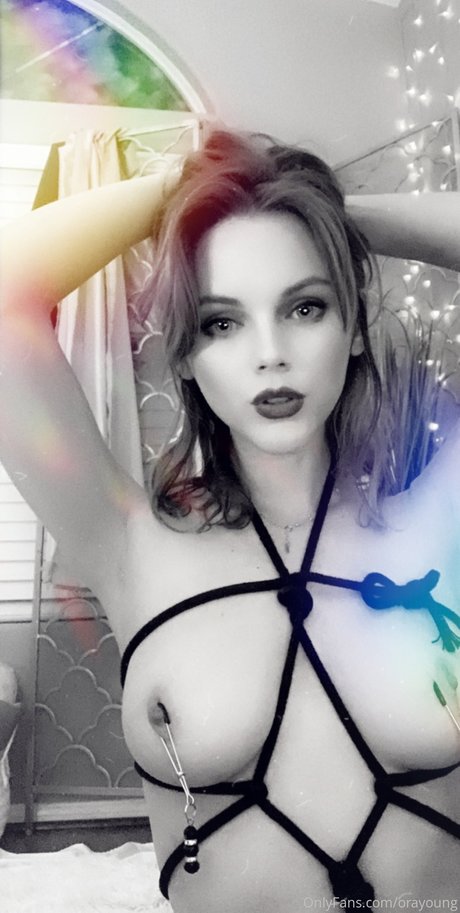 Ora Young nette pornostar foto