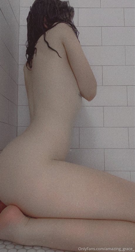 riesige falsche titten onlyfans kunst sexy foto