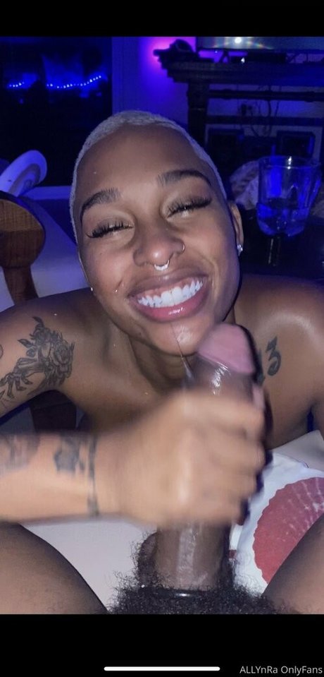 AllynRa porno sexy foto