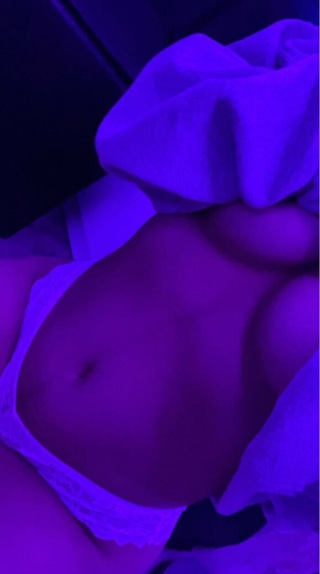 Yayoux03 model nackten foto