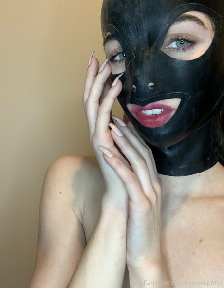 xoPrincessPetra hd fotos