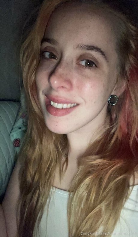 Scarlet Moon freie bild