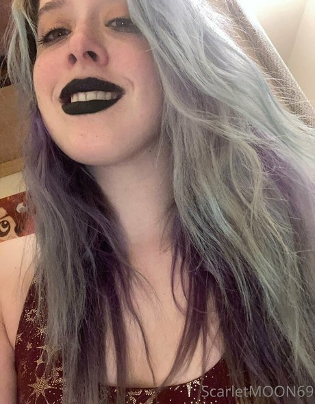 Scarlet Moon pornostar top bilder