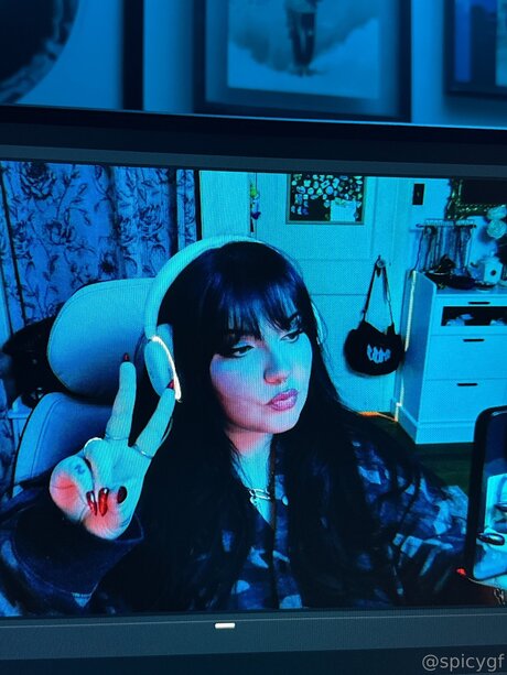 Spicygf nacktheit sex foto