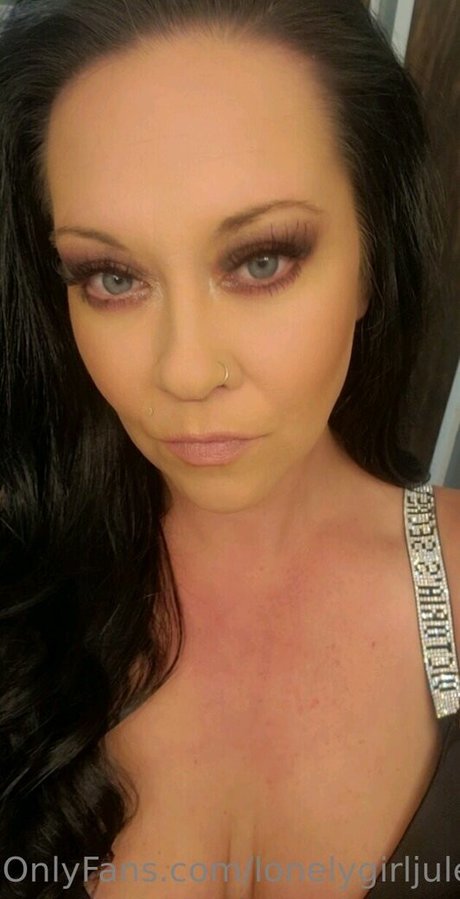 Lonelygirljules heiße sex bild