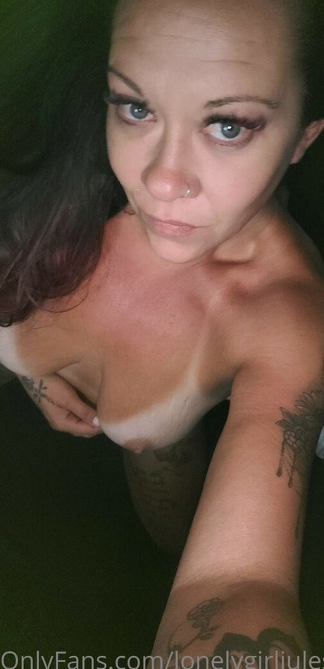 Lonelygirljules erwachsene nette galerie