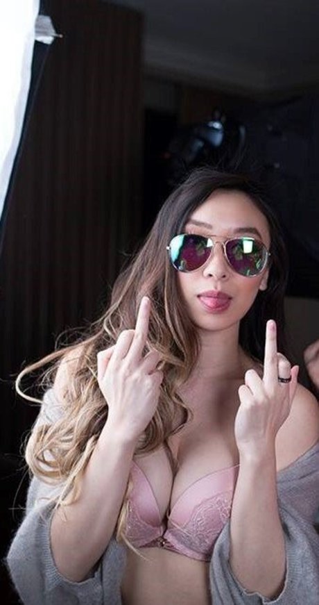 asiatische studentin onlyfans perfekte nackt foto