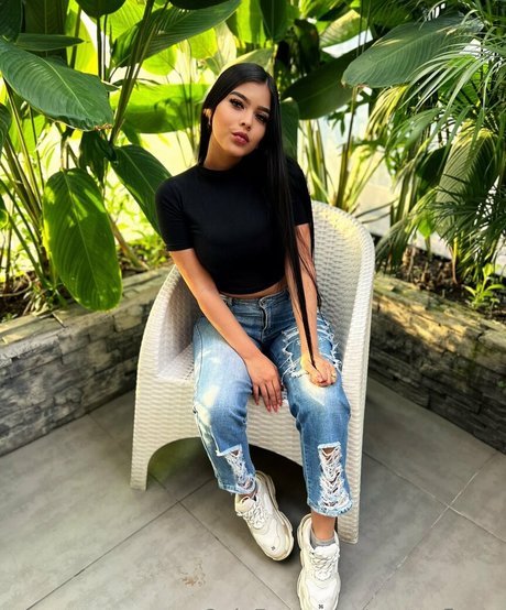 yvetteflores nackt foto