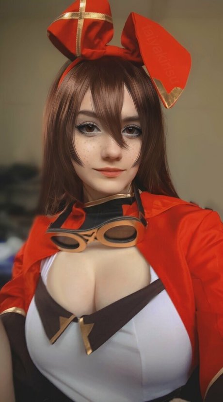 Yakirisu top sexy bild