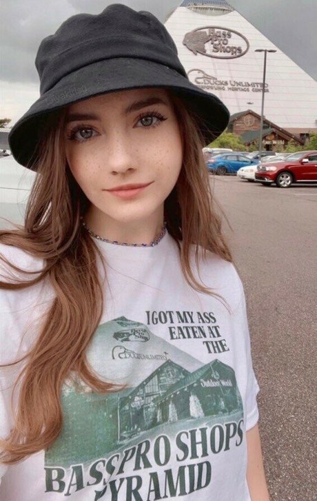 Yakirisu kunst nackt galerien