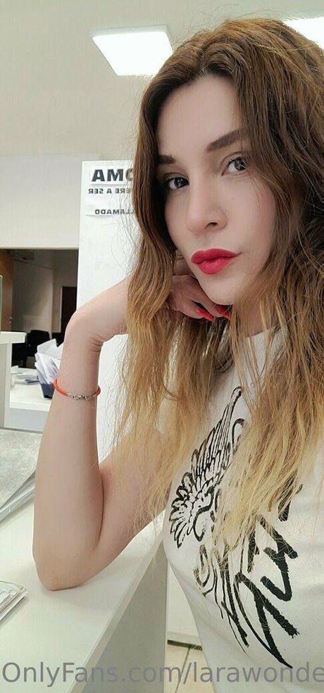 larawonder nacktheit kostenlose galerien